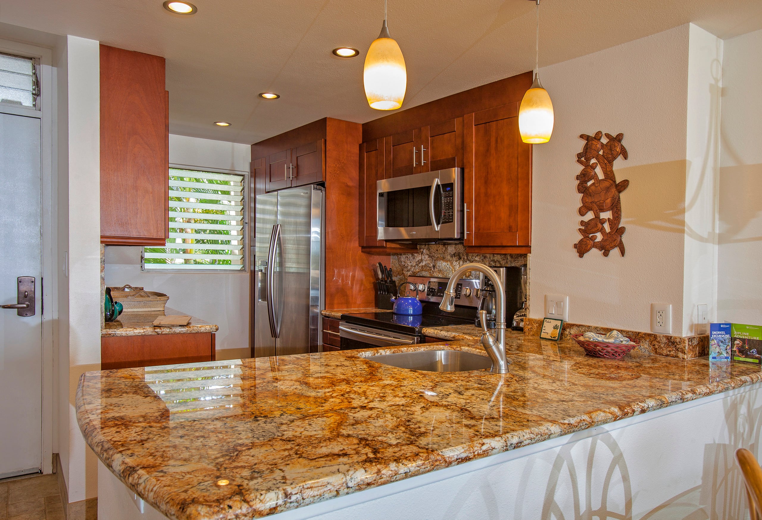 Condo in Kihei · ★4.33 · 2 bedrooms · 3 beds · 2 shared baths - Image 6