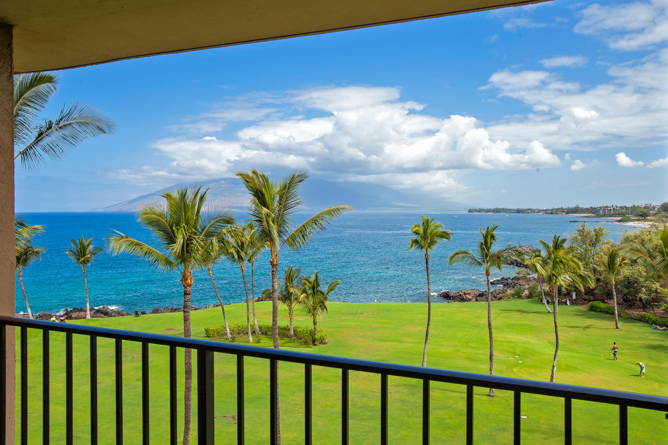Condo in Kihei · ★4.79 · 1 bedroom · 2 beds · 1.5 baths - Image 6