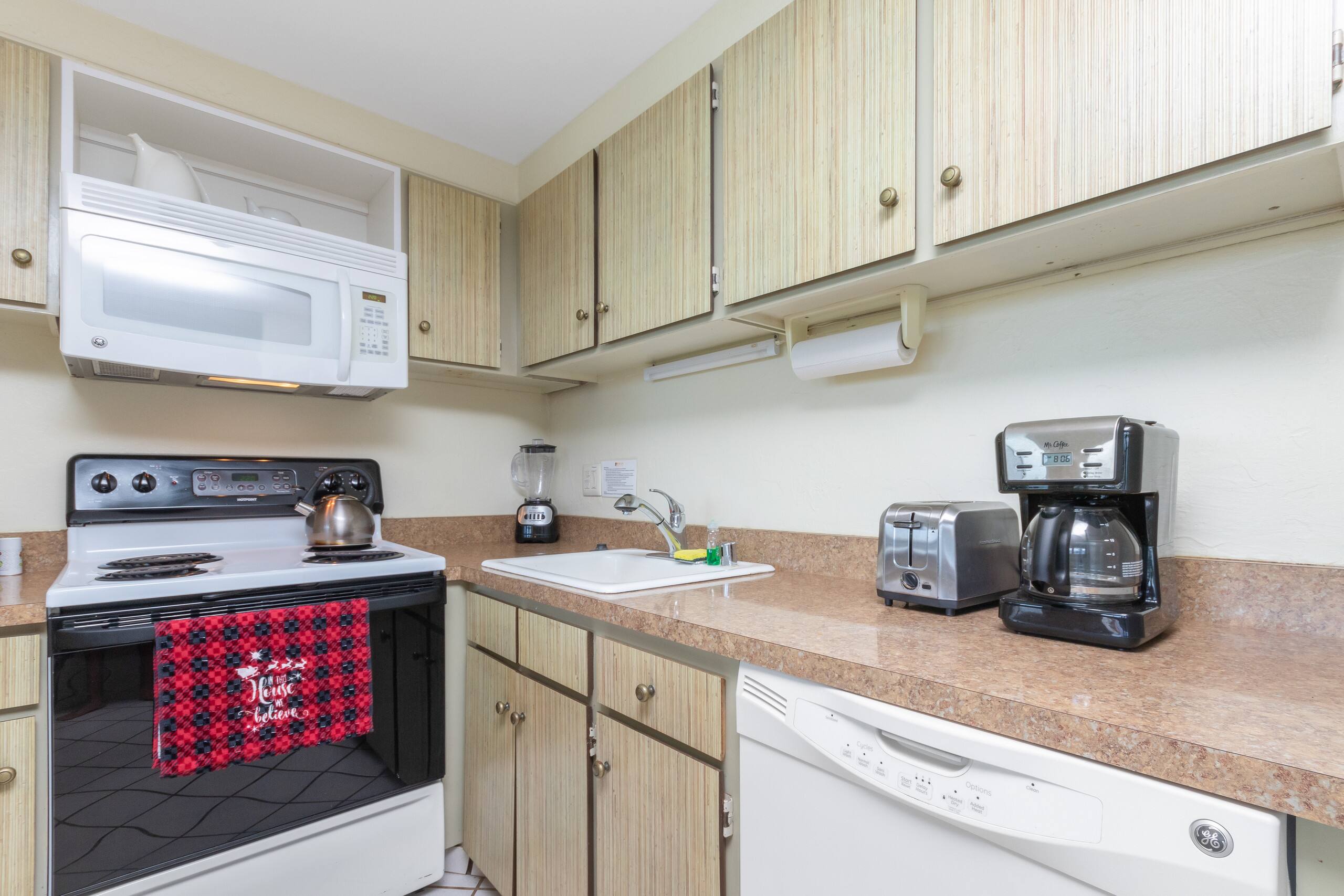 Condo in Kihei · ★4.79 · 1 bedroom · 2 beds · 1.5 baths - Image 16