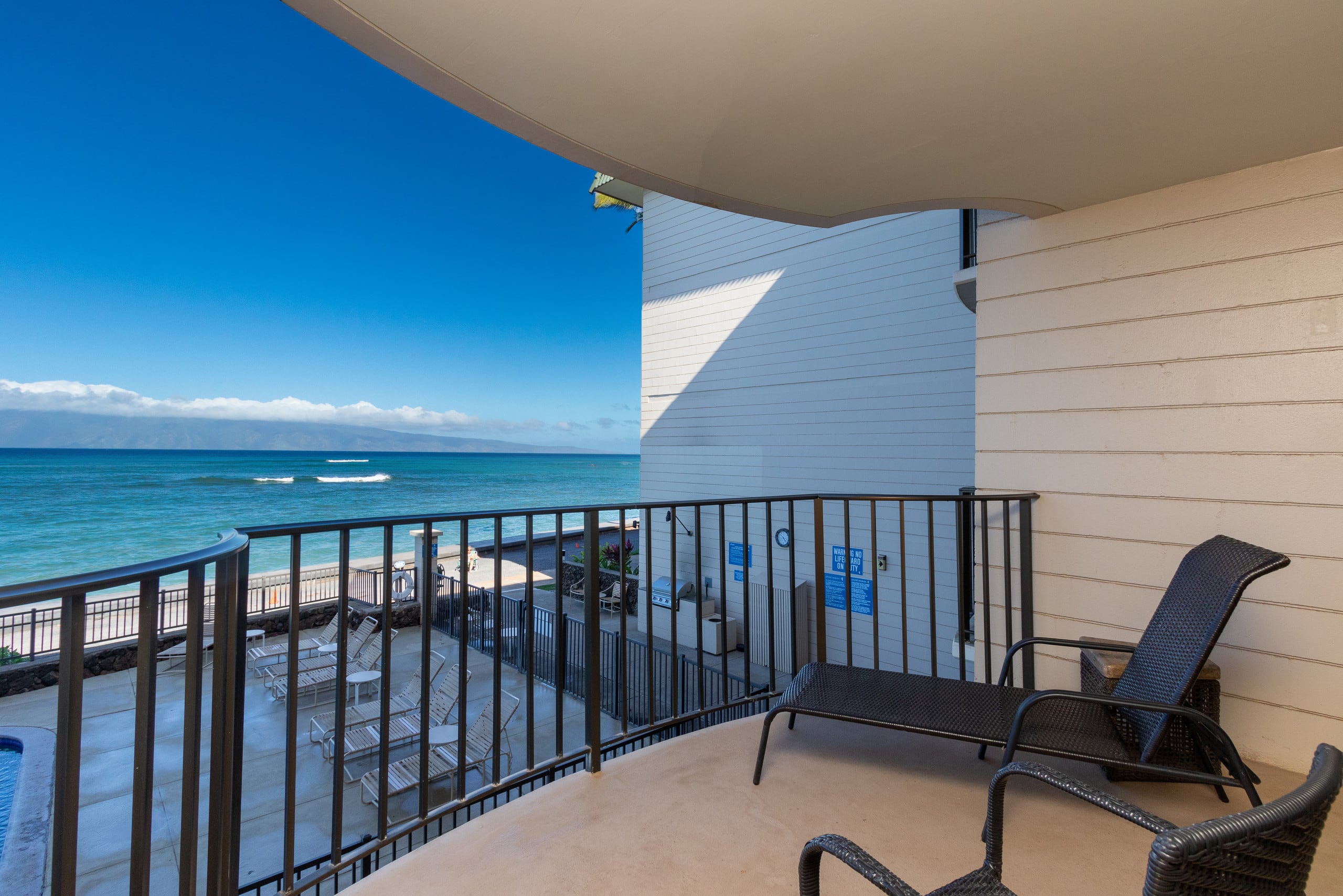 Oceanfront Kahana Reef Condo w/ Pool - Photo 11