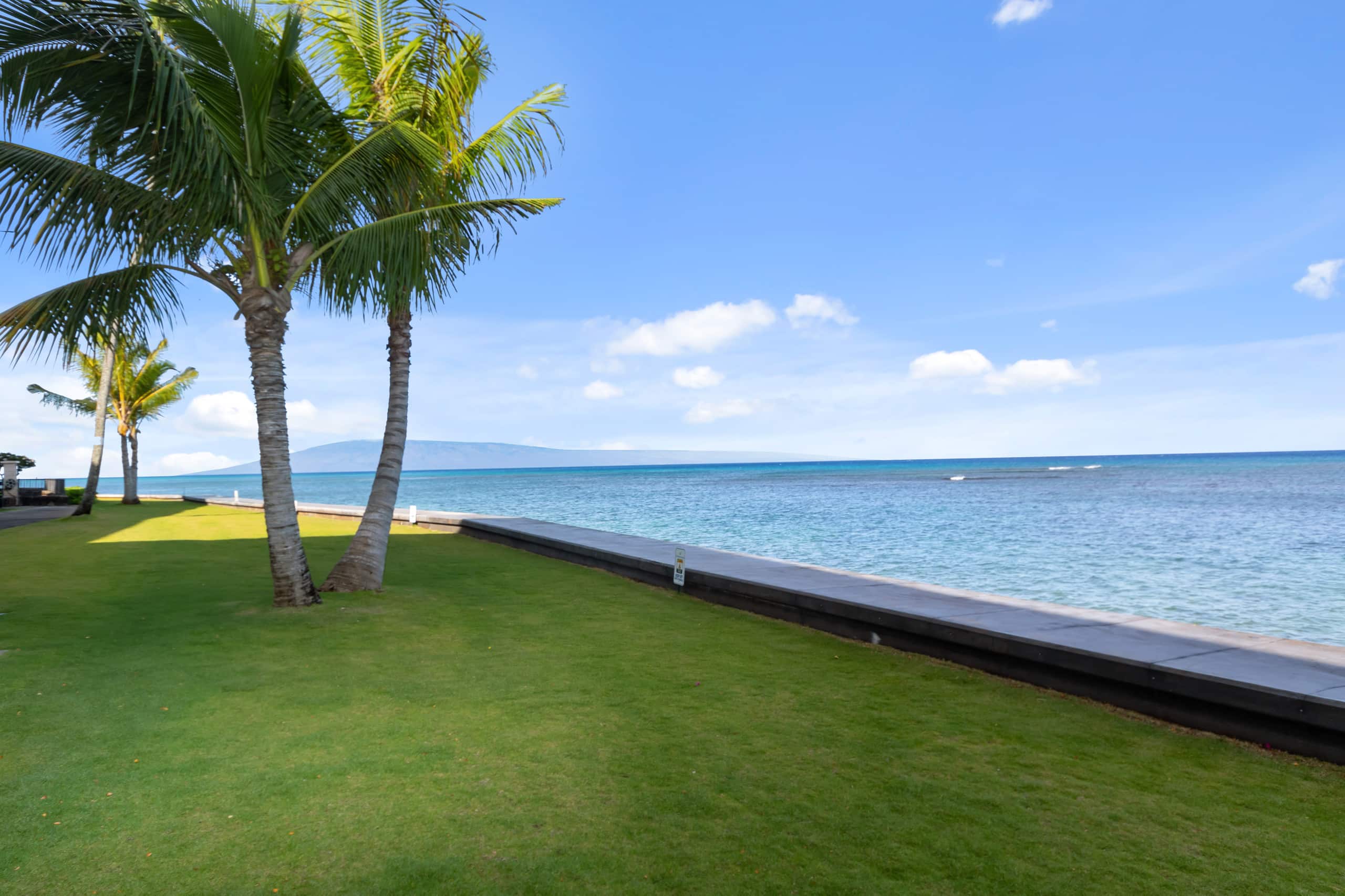Oceanfront Kahana Reef Condo w/ Pool - Photo 38