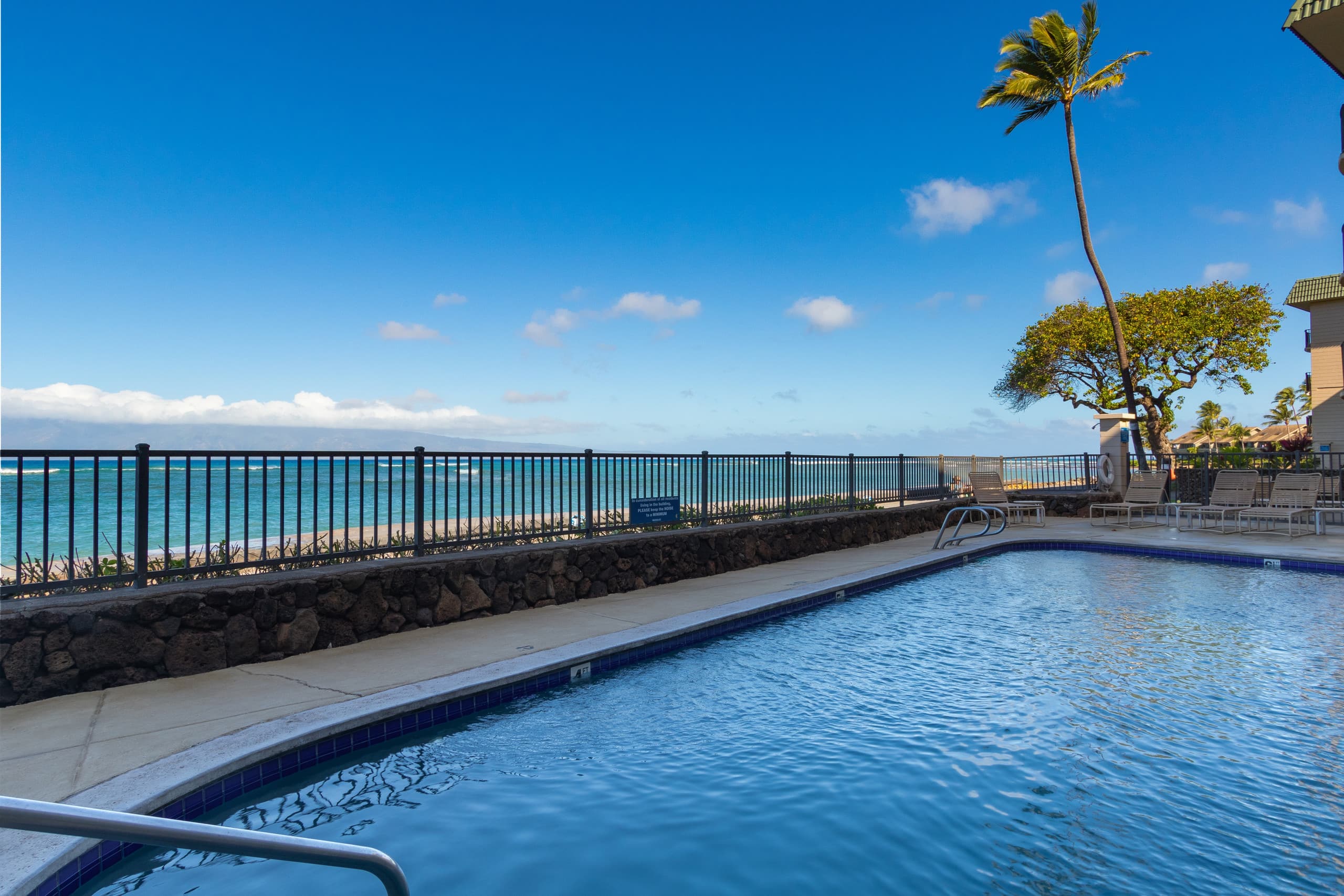 Oceanfront Kahana Reef Condo w/ Pool - Photo 20