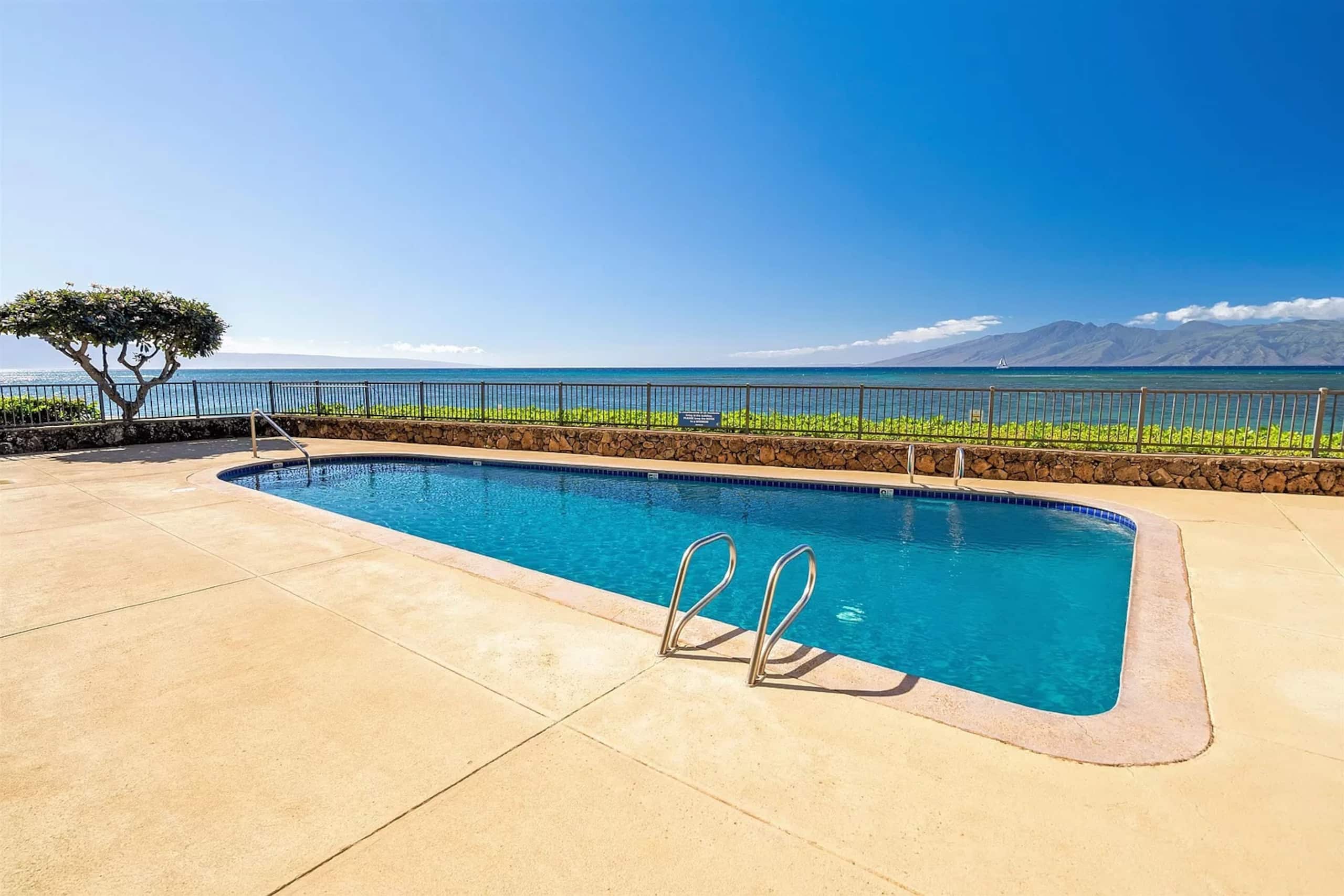 Oceanfront Kahana Reef Condo w/ Pool - Photo 33