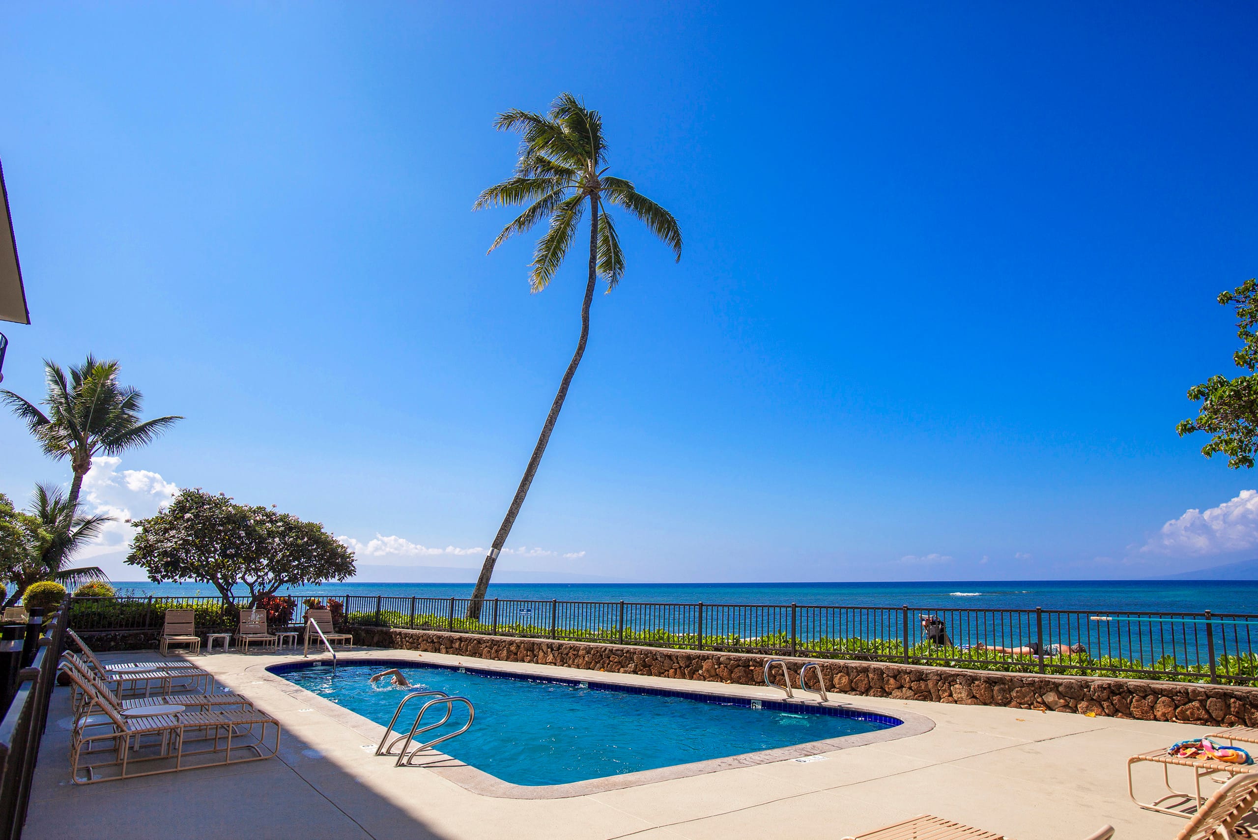 Oceanfront Kahana Reef Condo w/ Pool - Photo 35