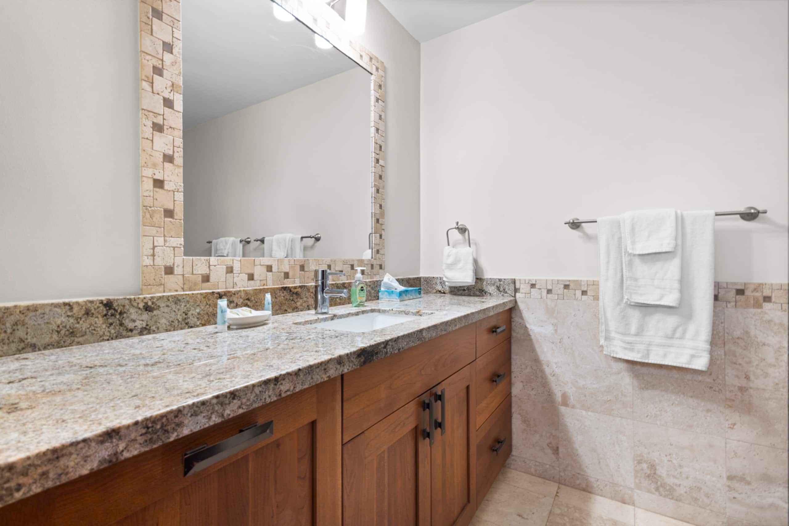 Condo in Kihei · ★4.63 · 2 bedrooms · 2 beds · 2 baths - Image 23
