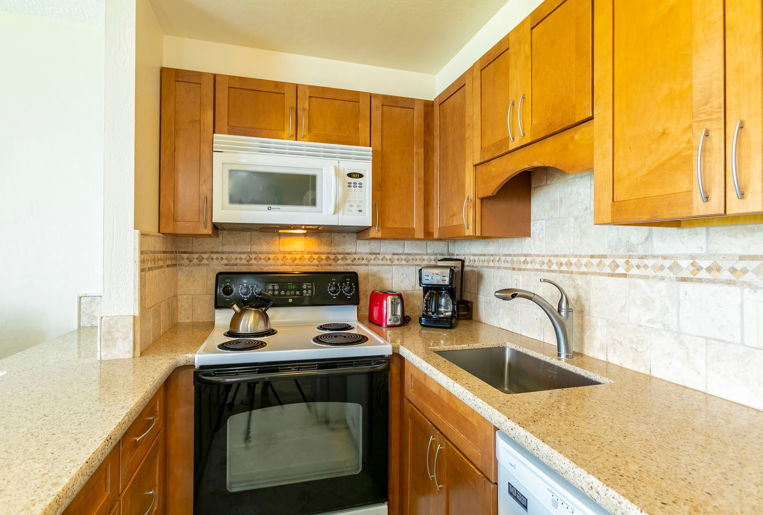 Condo in Kihei · ★4.63 · 1 bedroom · 2 beds · 1 bath - Image 8