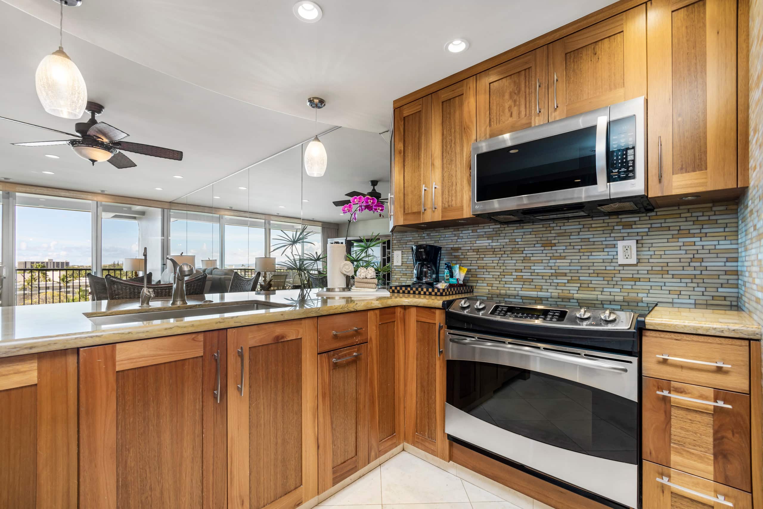 Condo in Lahaina · ★5.0 · 1 bedroom · 1 bed · 2 baths - Image 12