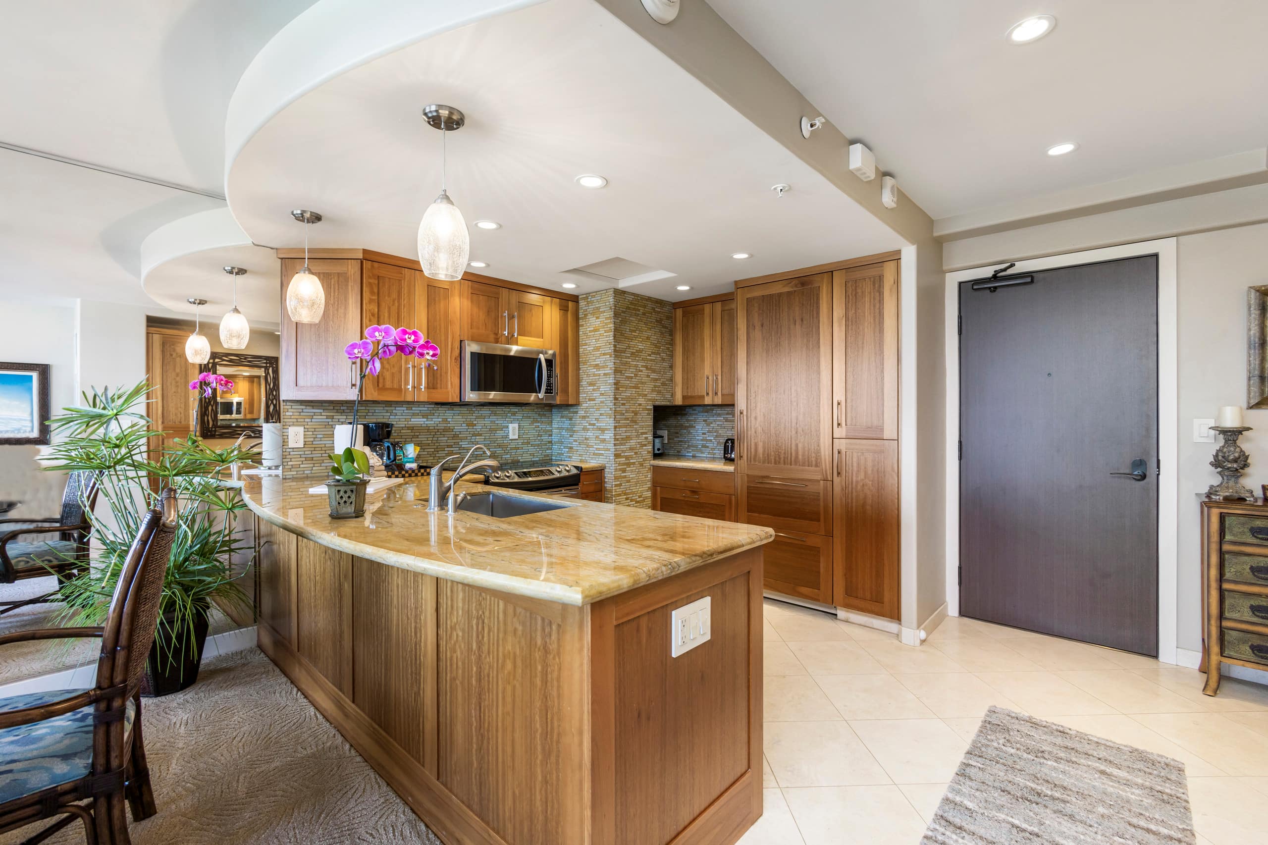Condo in Lahaina · ★5.0 · 1 bedroom · 1 bed · 2 baths - Image 13