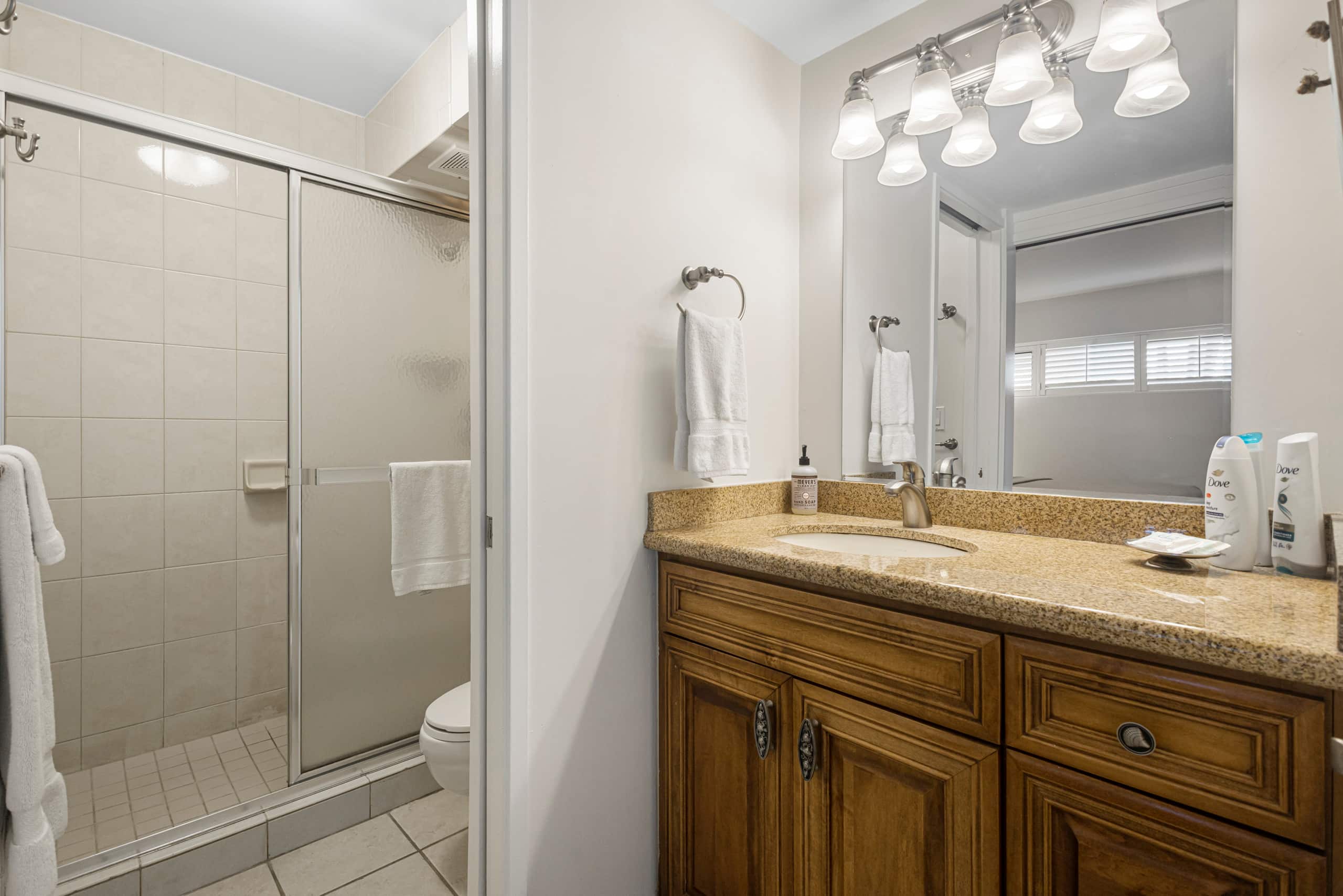 Condo in Kihei · ★5.0 · 1 bedroom · 2 beds · 1 bath - Image 18
