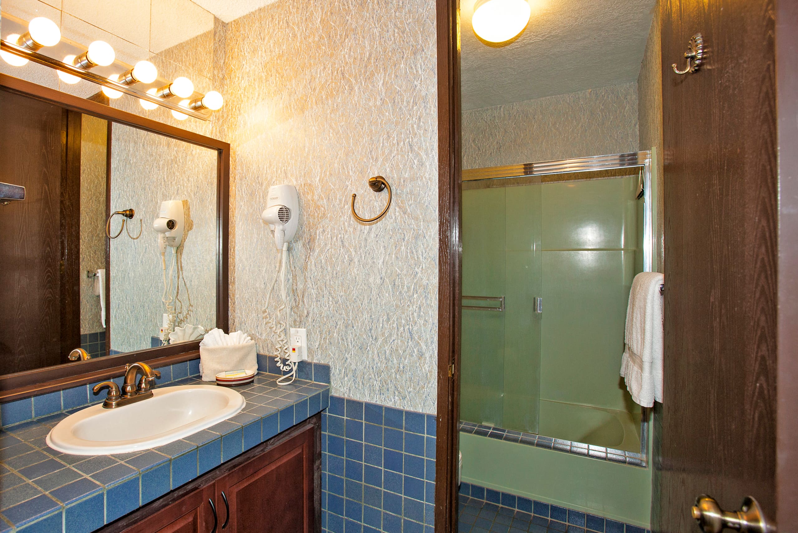 Condo in Kihei · ★4.25 · 1 bedroom · 2 beds · 1 bath - Image 11