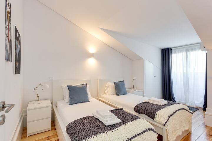 Almada Luxurious Duplex by DA’HOME gallery image 3