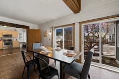 Coach+House+Suite+-+Walk+to+Downtown+Sturgeon+Bay