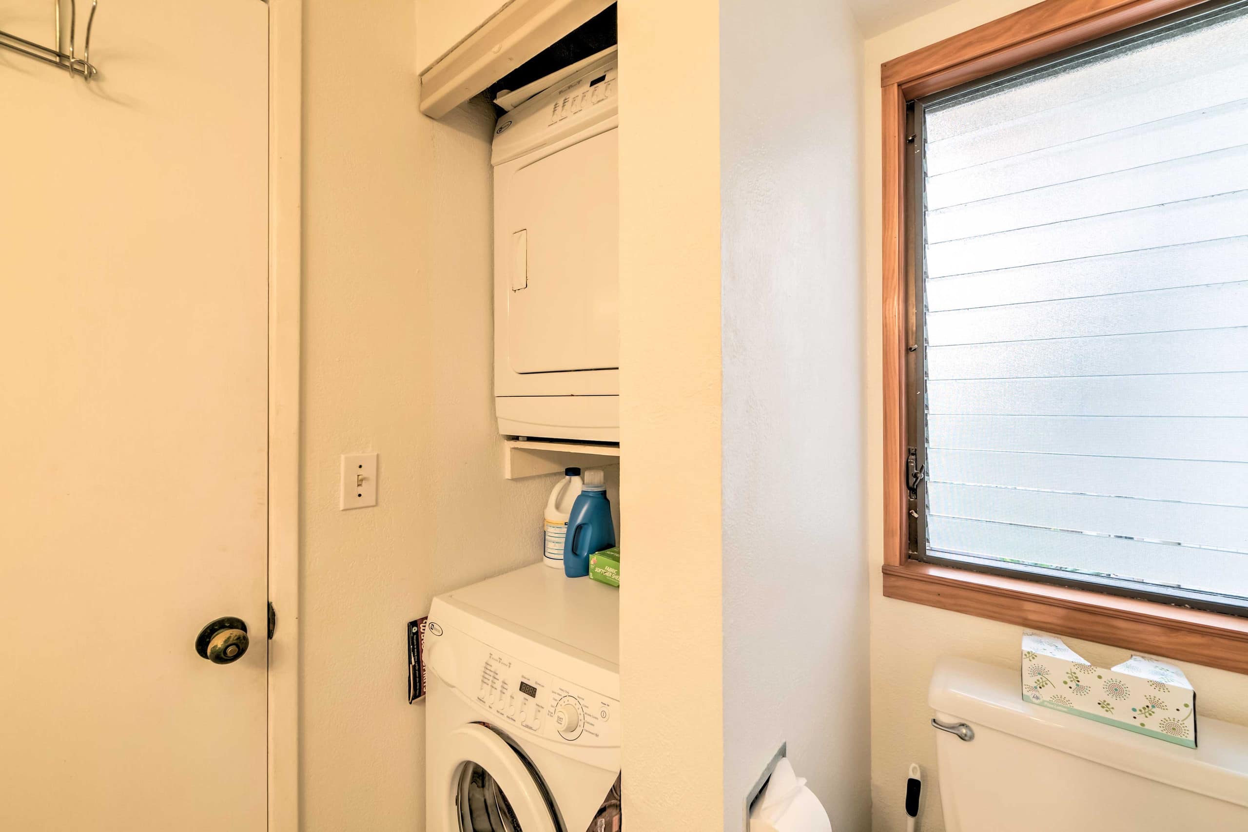 Townhouse in Kailua-Kona · ★4.37 · 2 bedrooms · 3 beds · 1.5 shared baths - Image 15