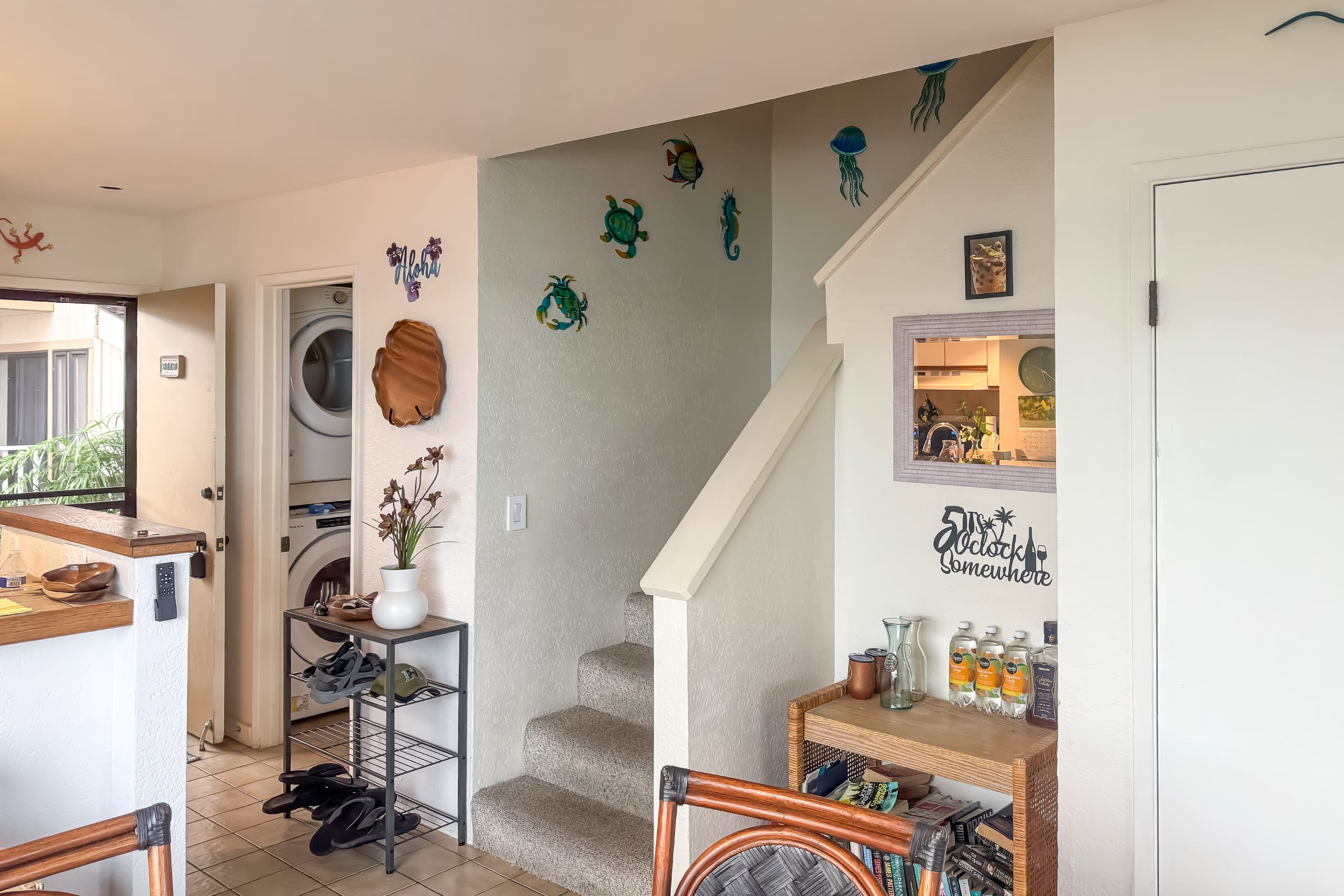 Townhouse in Kailua-Kona · ★4.37 · 2 bedrooms · 3 beds · 1.5 shared baths - Image 11
