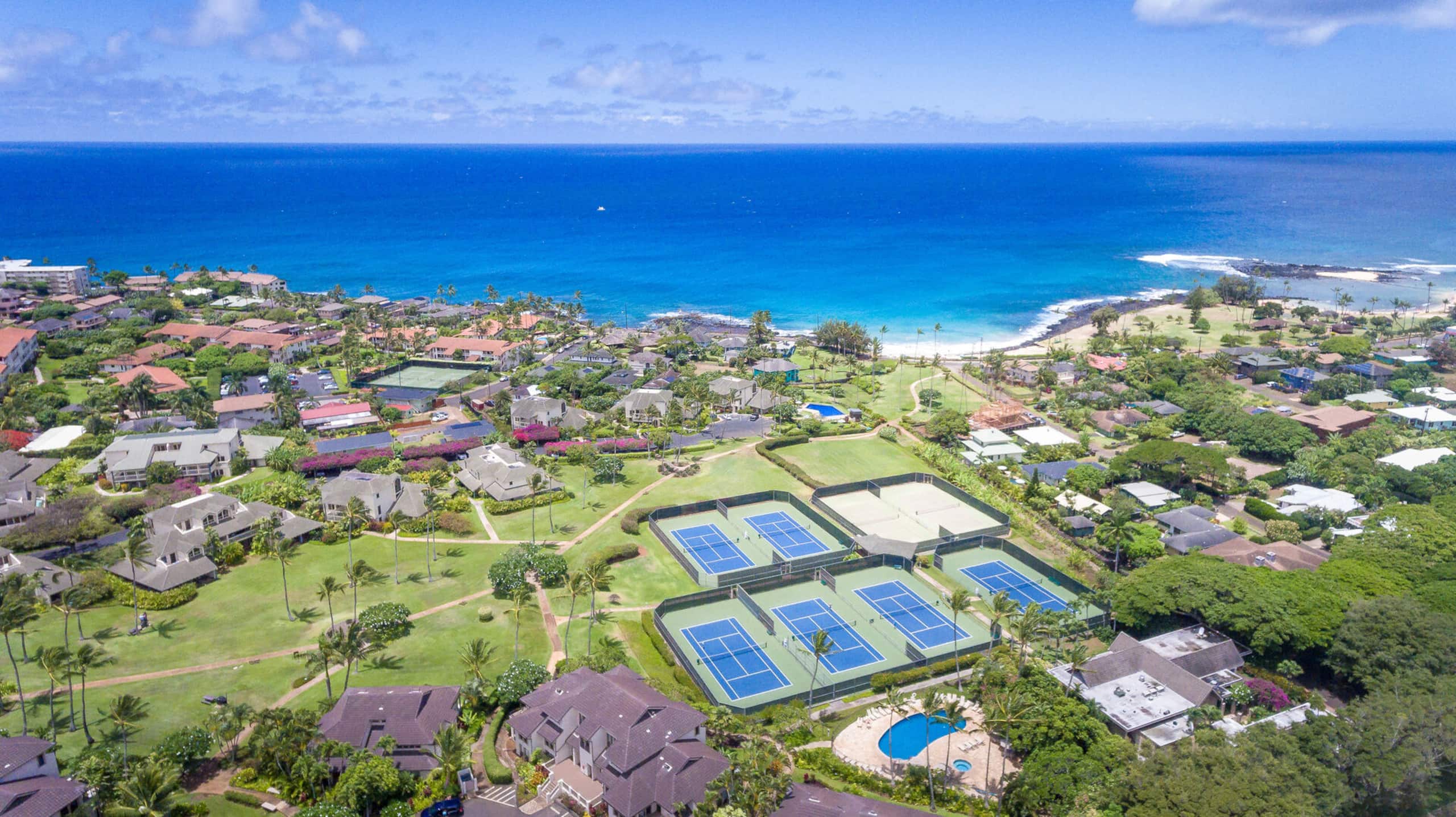 Townhouse in Koloa · ★4.86 · 4 bedrooms · 6 beds · 3 private baths - Image 2