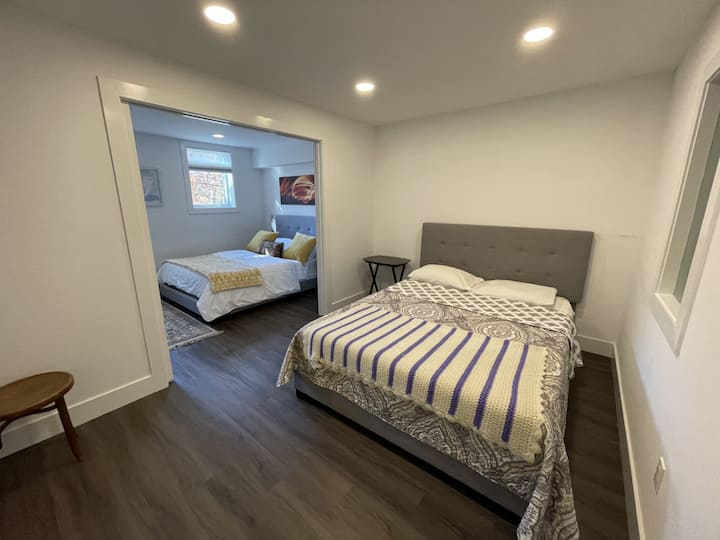 Dormitorio 6 contiguo con el dormitorio #5 a través de una puerta con cerradura