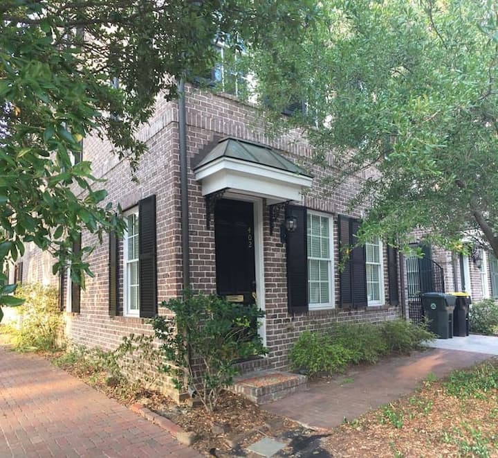 Captivating Savannah Flat - Savannah, GA