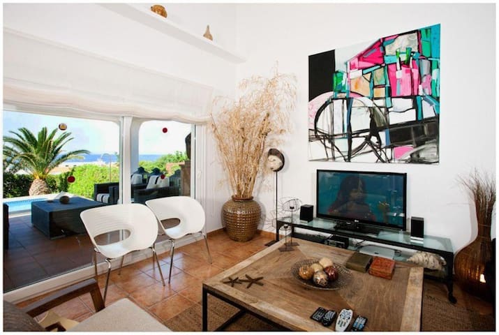 BINI CEL for 6 pax Heated Pool on request