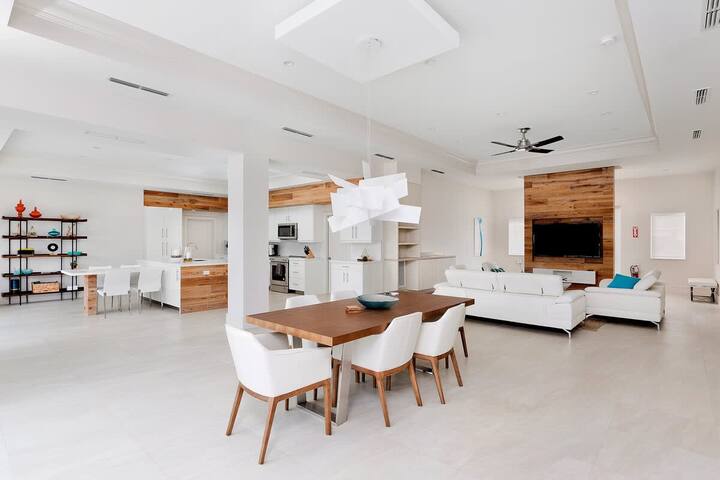 Modern Waterfront Home w/Heated Pool, Avocado Tree gallery image 4