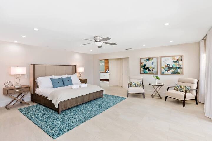 Modern Waterfront Home w/Heated Pool, Avocado Tree gallery image 3