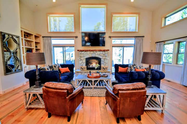 Towering Pines Lodge - Air Conditioned Blue Lake Springs Retreat W/ Rec Room - California