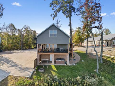 Sunset Ridge cabin 21 miles from Chatt, TN! Indoor