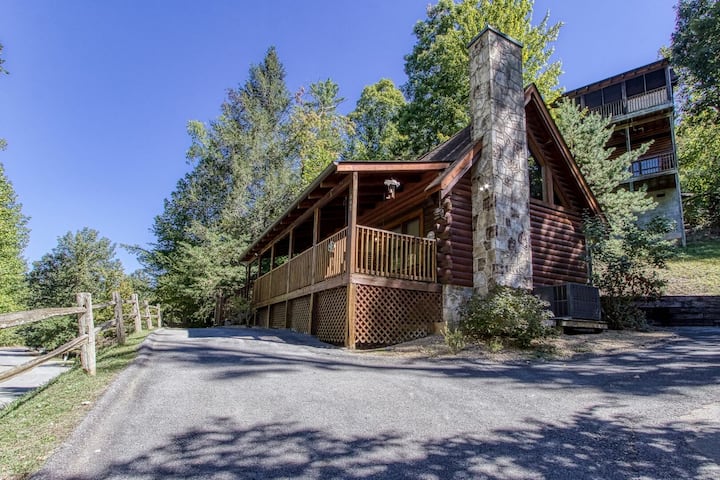 Er 227 Bearry Nice Great Location Close To Town! - Pigeon Forge, TN
