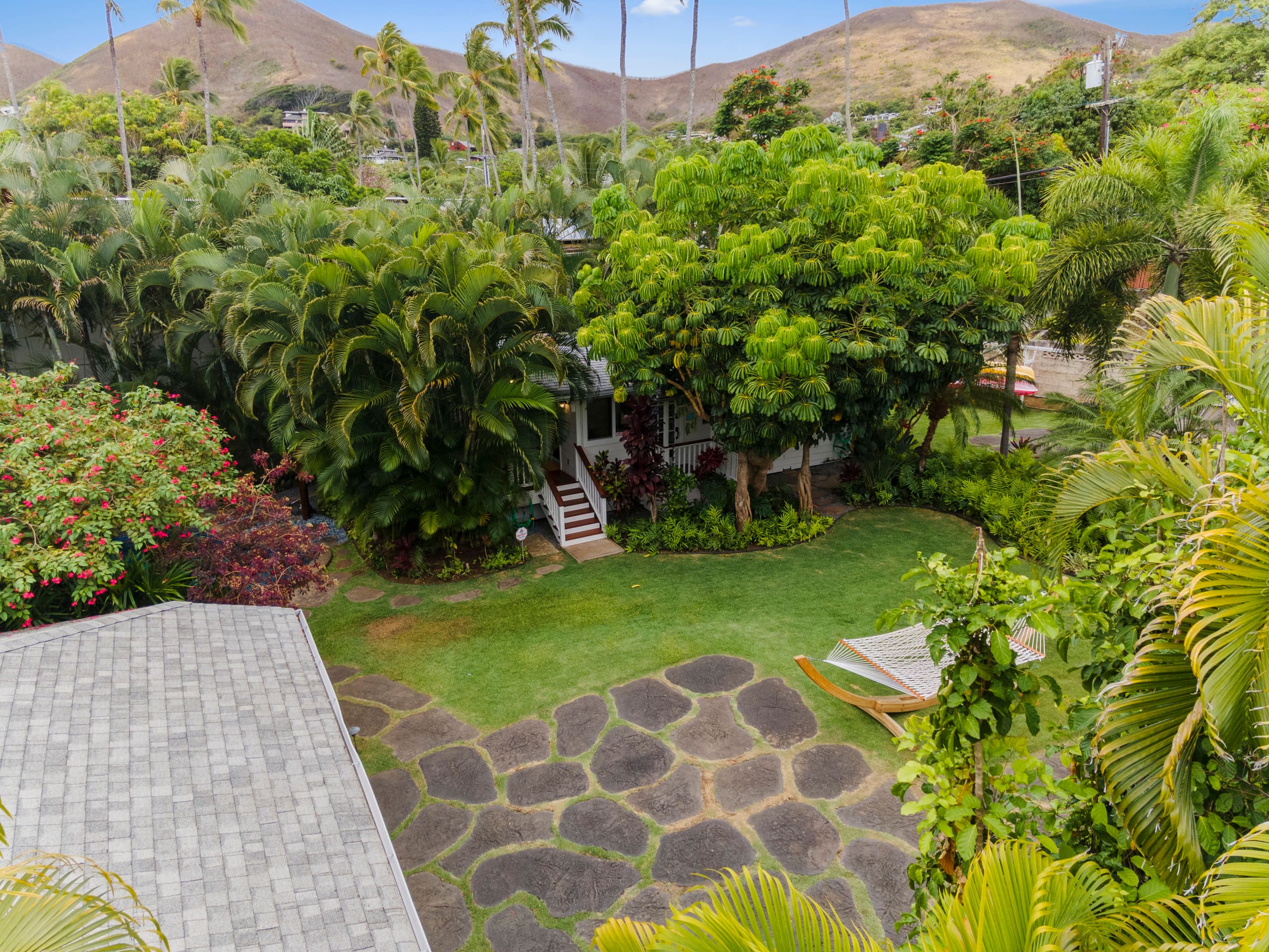 Home in Kailua · ★4.73 · 1 bedroom · 1 bed · 1 shared bath - Image 11
