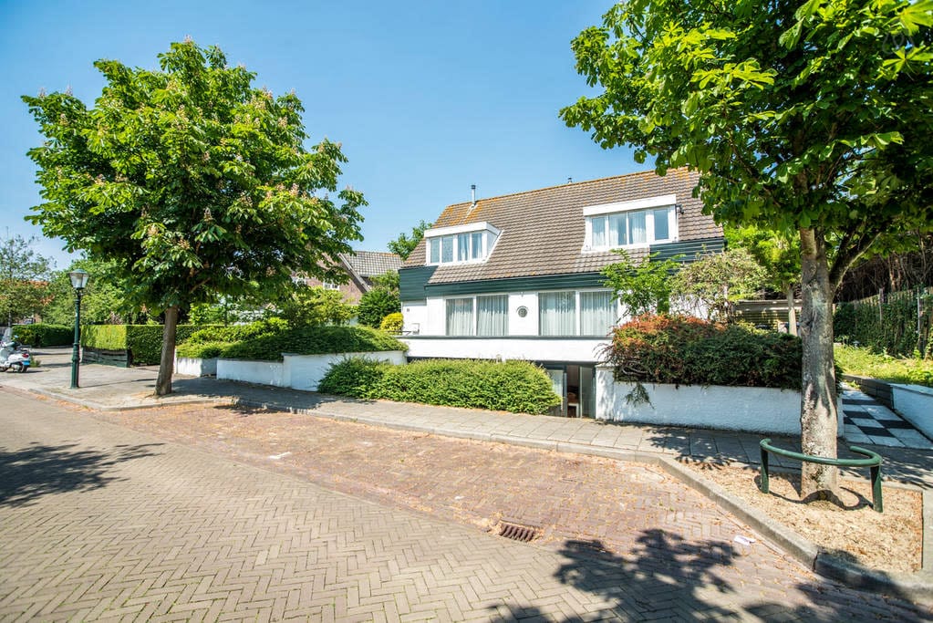 Top performing Airbnb: Amsterdam Beach 1 Apartment for 3 in Kostverloren E.O.