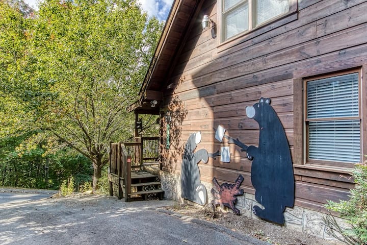 3br 2ba 1 Mi To Parkway Pool Table & Hot Tub - Tennessee
