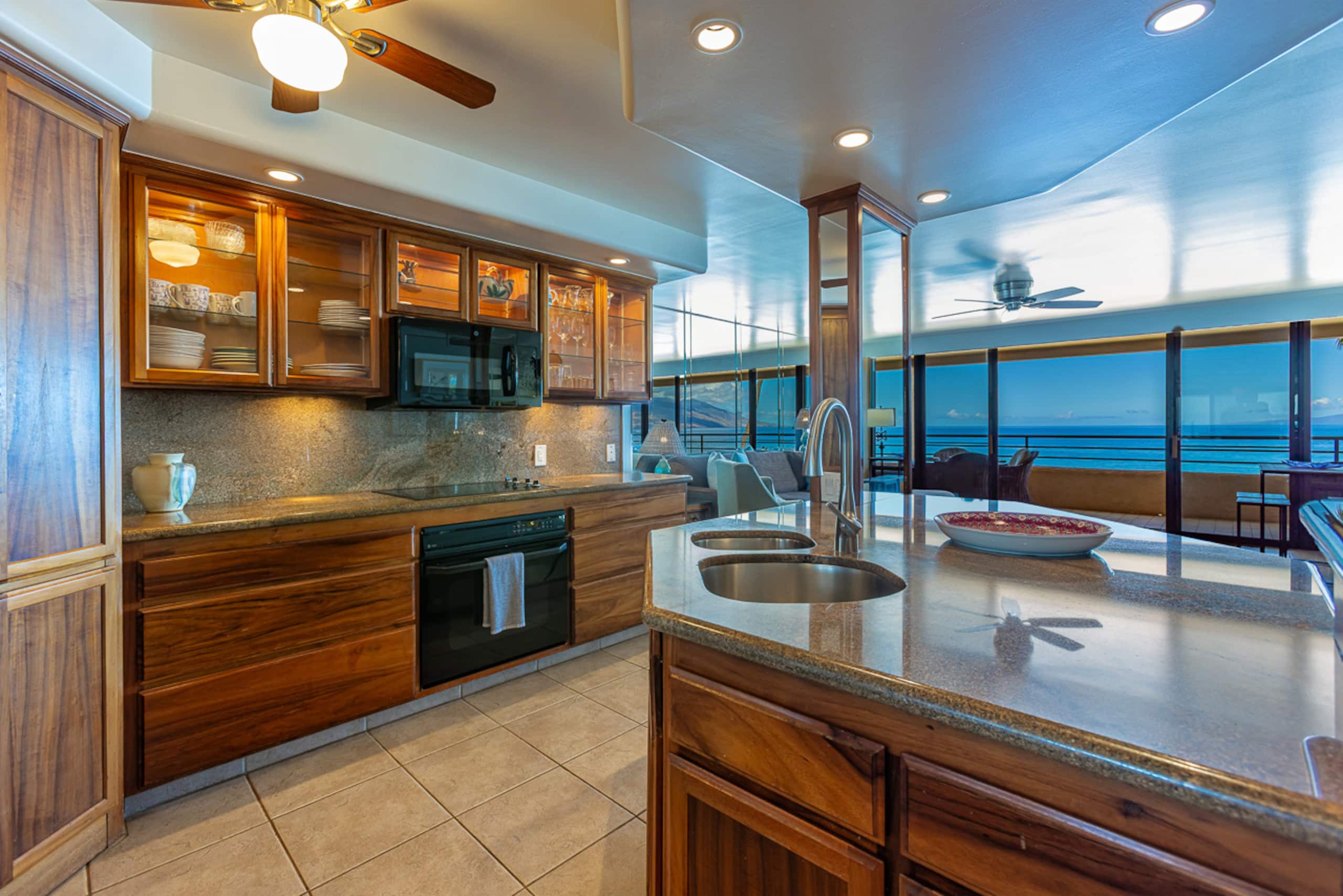 Condo in Kihei · ★4.95 · 2 bedrooms · 4 beds · 2 baths - Image 15