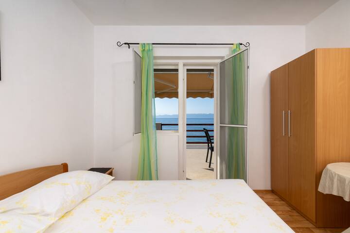 Bedroom 2, Surface: 6 m²