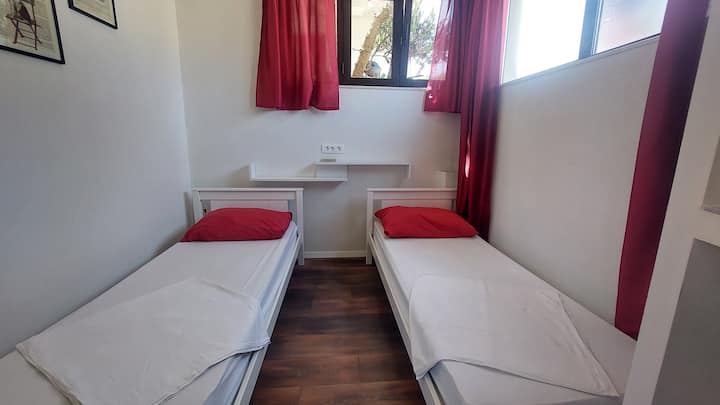 Dormitorio 2, Superficie: 9 m²