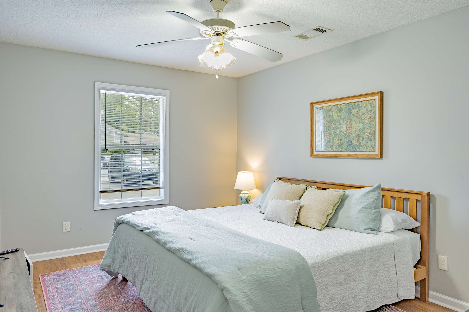 Charming Gray Home- 5 mins from GSU! — photo 2