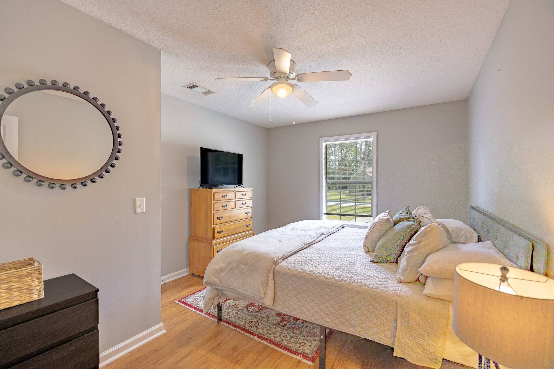 Charming Gray Home- 5 mins from GSU! — photo 4