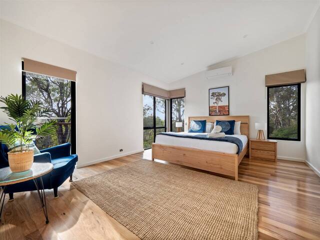 Big Rock Dreaming—Bush Retreat w/ Stylish Comforts gallery image 4