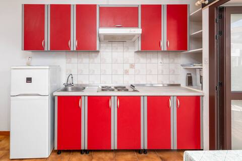 Popular Airbnb listing: A-7111-a One bedroom apartment with terrace in Babići Babici
