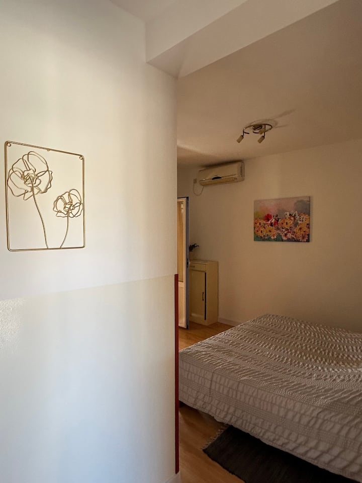 ห้องนอนพื้นผิว: 10 ม .²