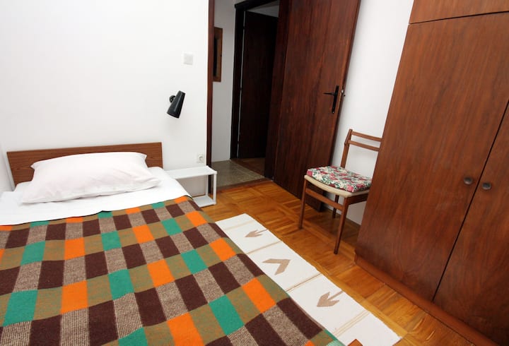 Yataq otağı 3, Səth: 6 m²