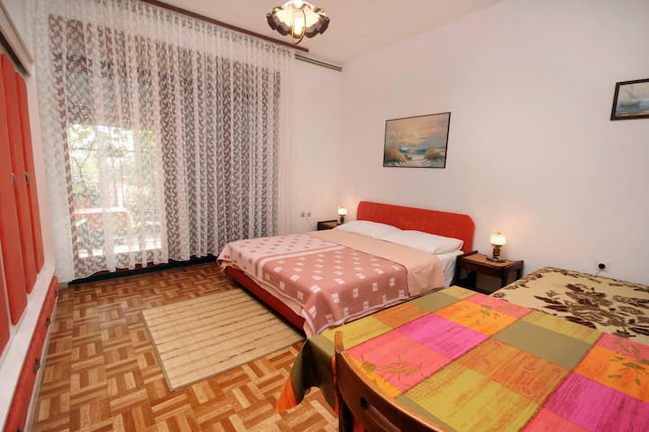 Spálňa 2, povrch: 16 m²