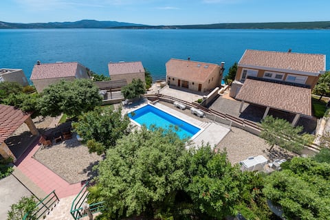 A-6162-c Two bedroom apartment with terrace and