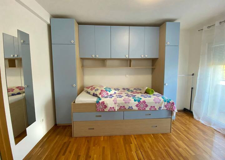 Spavaća soba 2, površina: 9 m²