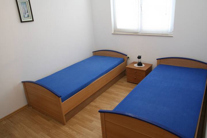 Спалня 2, площ: 10 м²