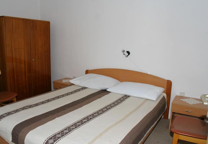 Spálňa 1, povrch: 10 m²