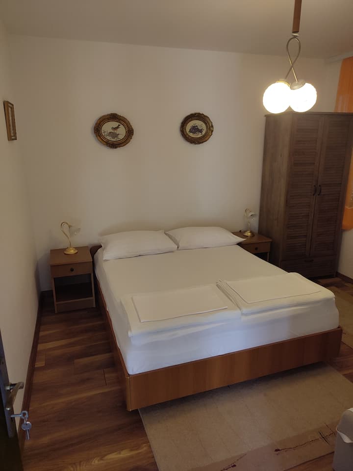 Bedroom 2, Surface: 14 m²