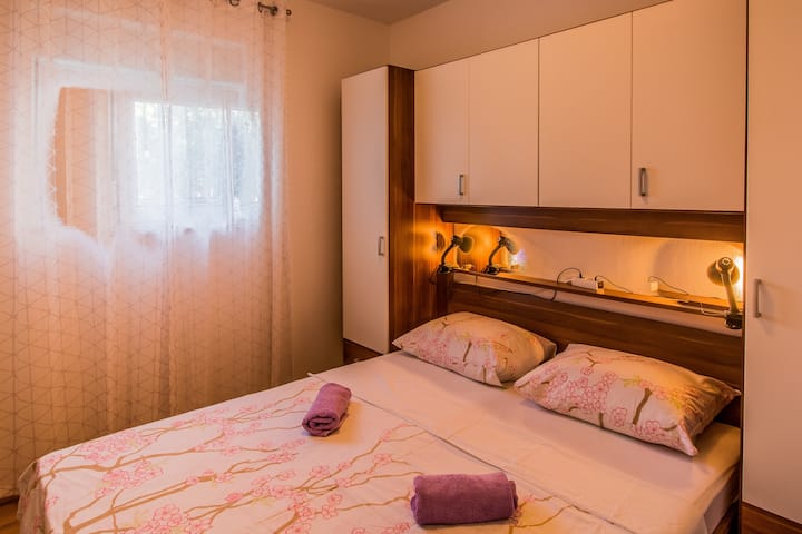 ห้องนอนที่ 5 พื้นผิว: 14 ตร.ม.