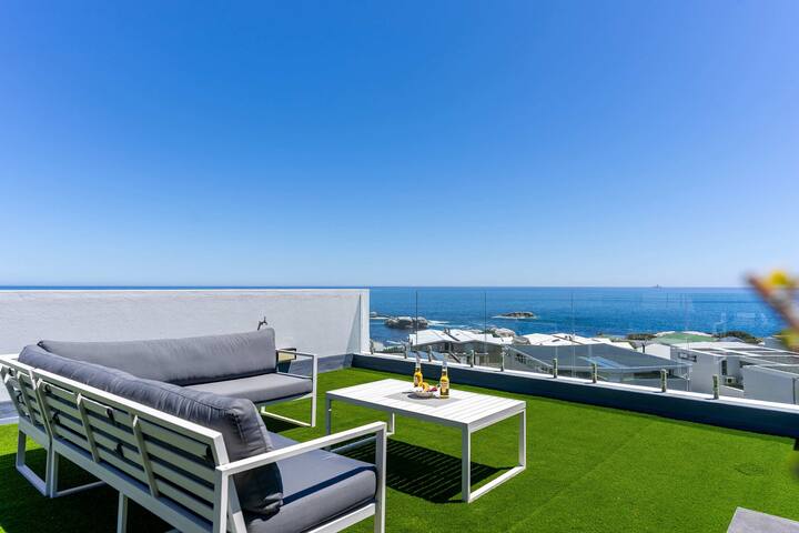 Rocha – Chic Villa, 150m to Beach, Pool, Roof Deck