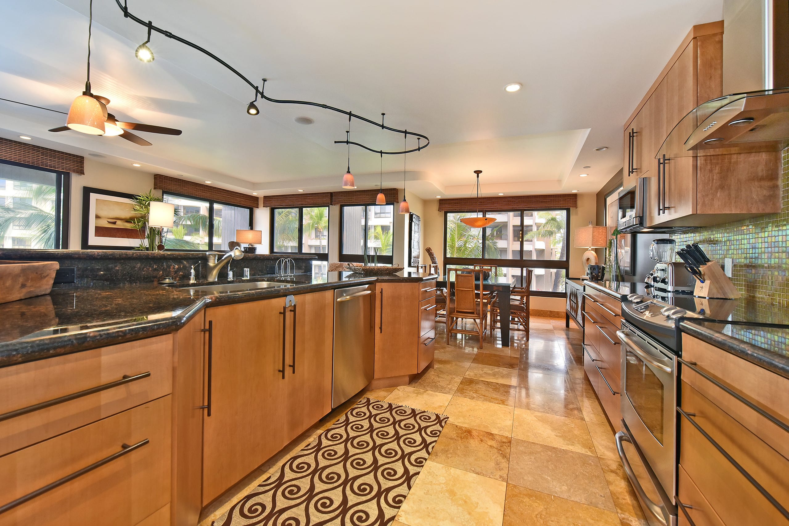 Condo in Lahaina · ★4.81 · 2 bedrooms · 4 beds · 2 baths - Image 9
