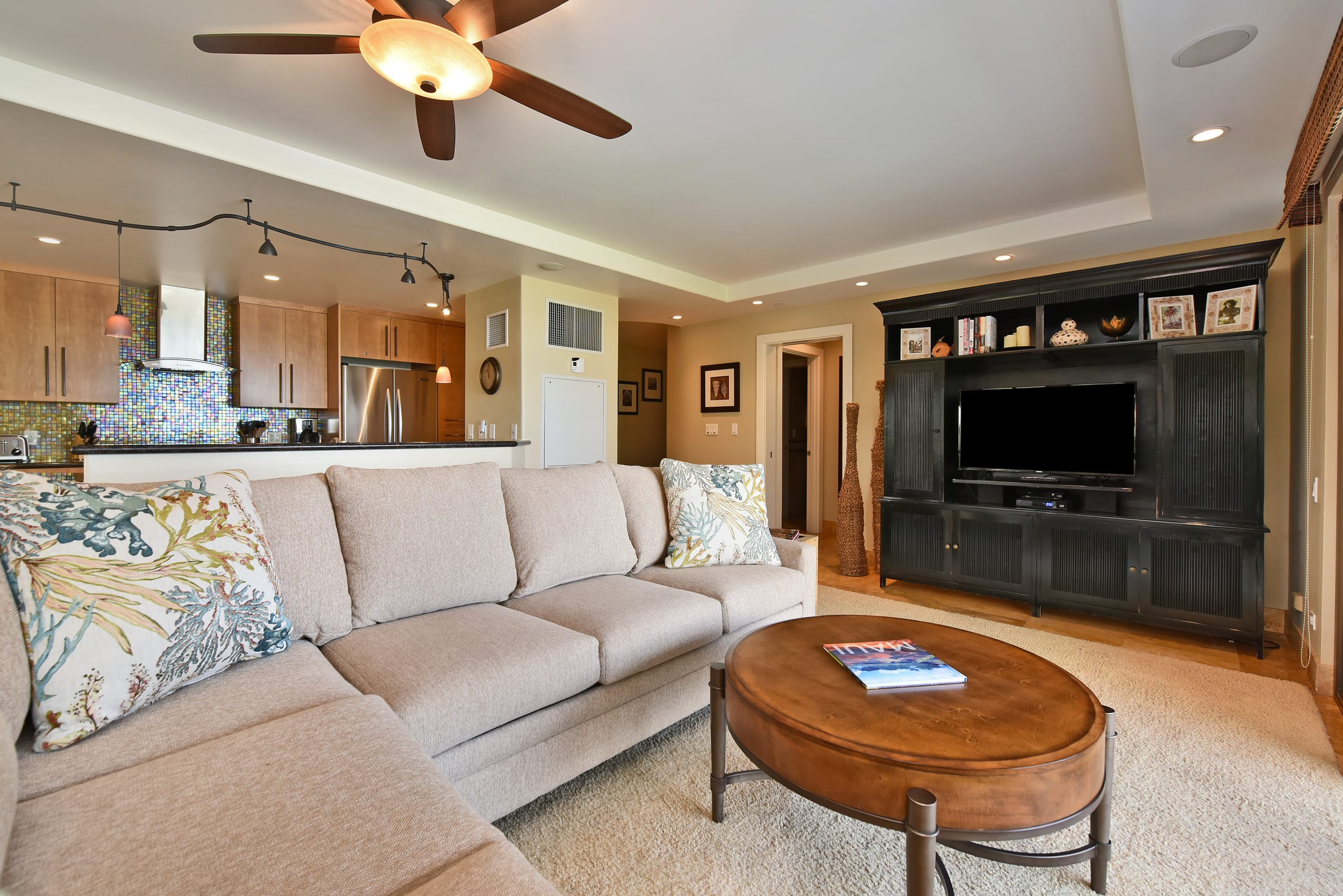 Condo in Lahaina · ★4.81 · 2 bedrooms · 4 beds · 2 baths - Image 4