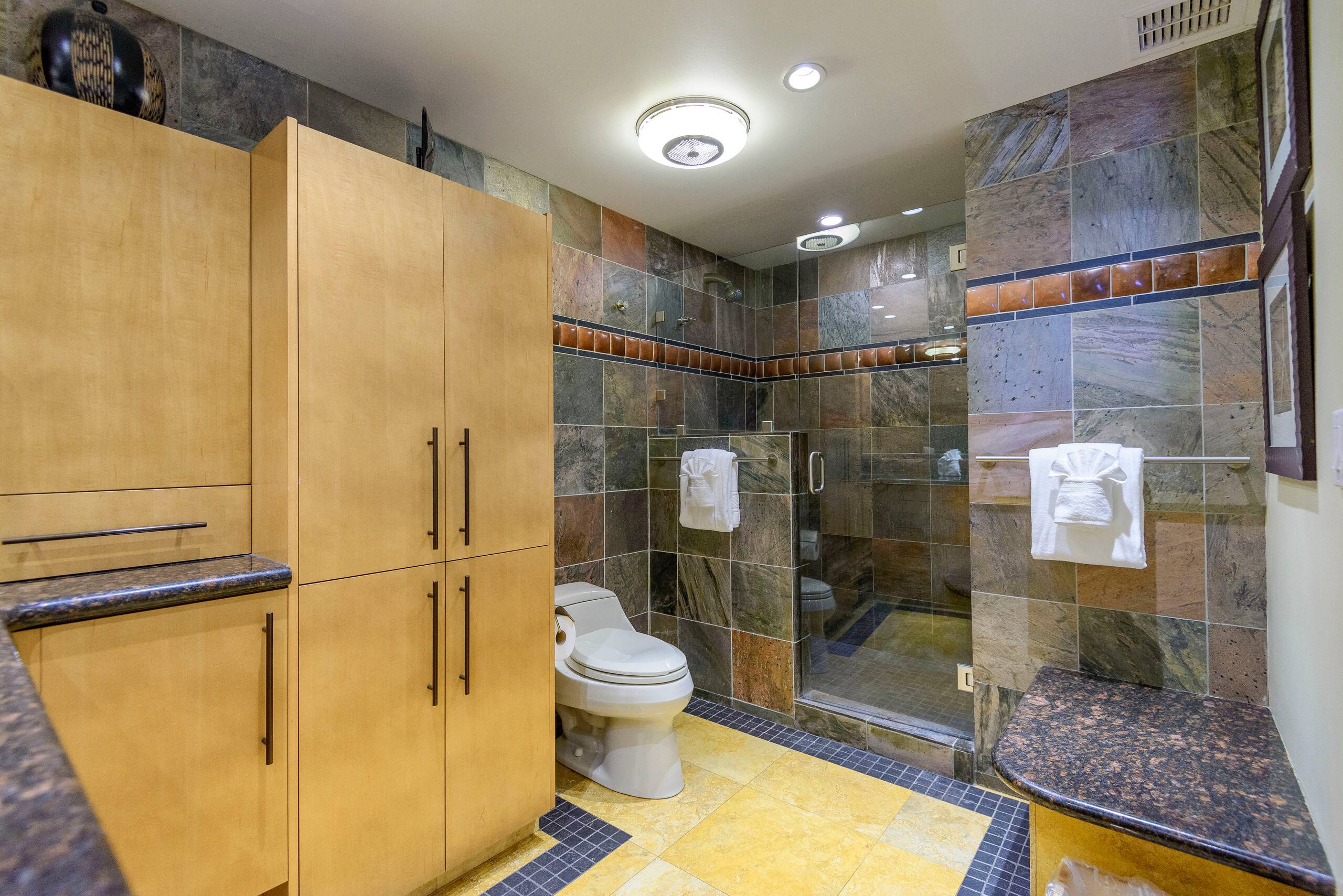 Condo in Lahaina · ★4.81 · 2 bedrooms · 4 beds · 2 baths - Image 25